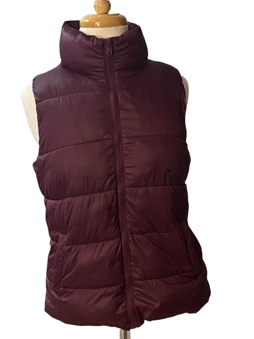 NWOT Old Navy Frost-Free Puffer Vest for Women​